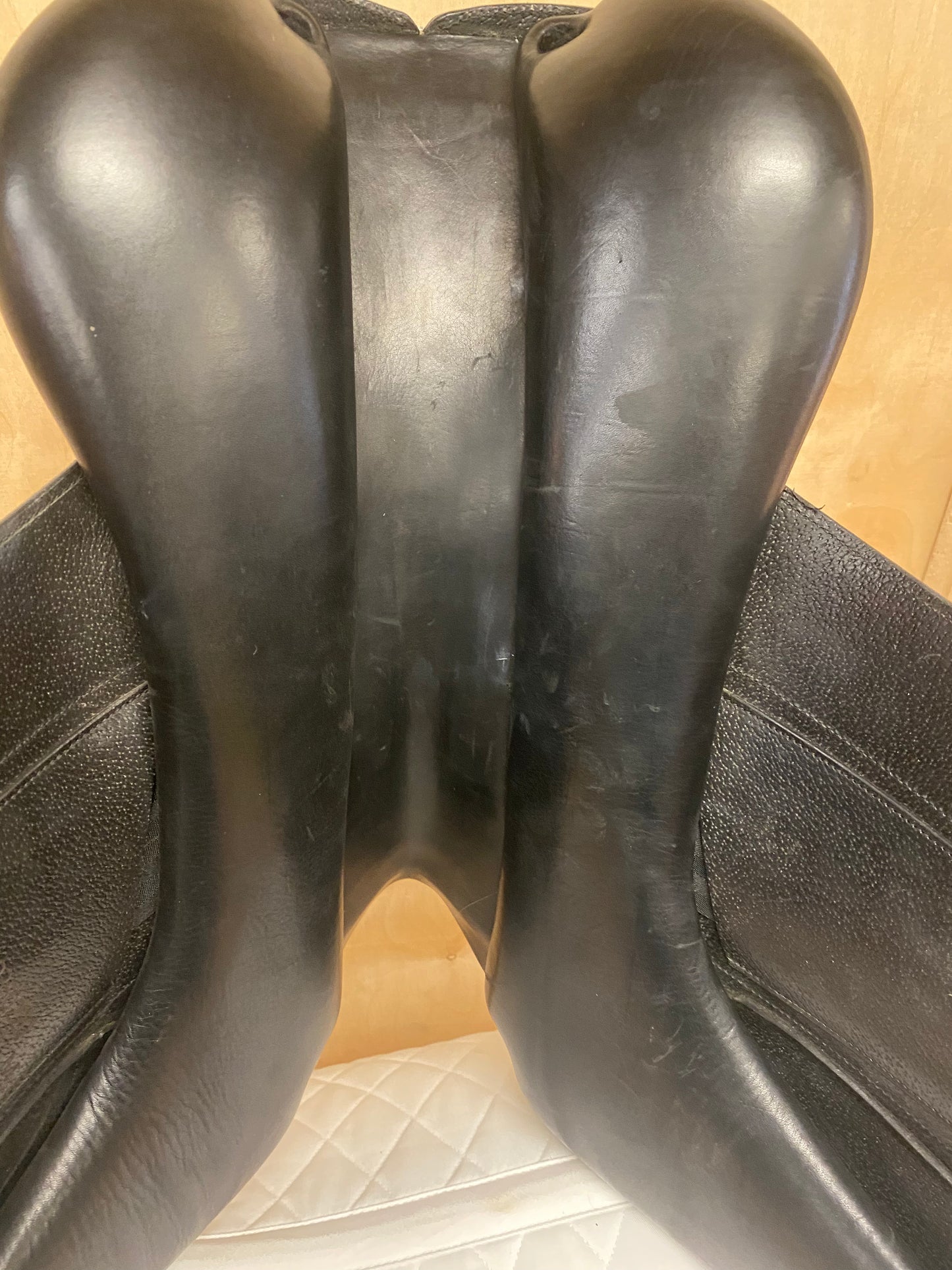 Equipe Karina Dressage Saddle- 18" - M - Black