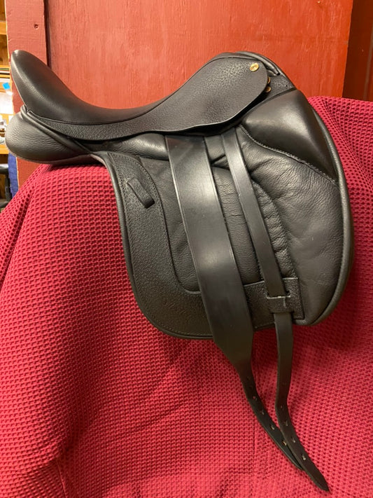 Black Country Vinici Dressage Saddle- 17.5-Medium