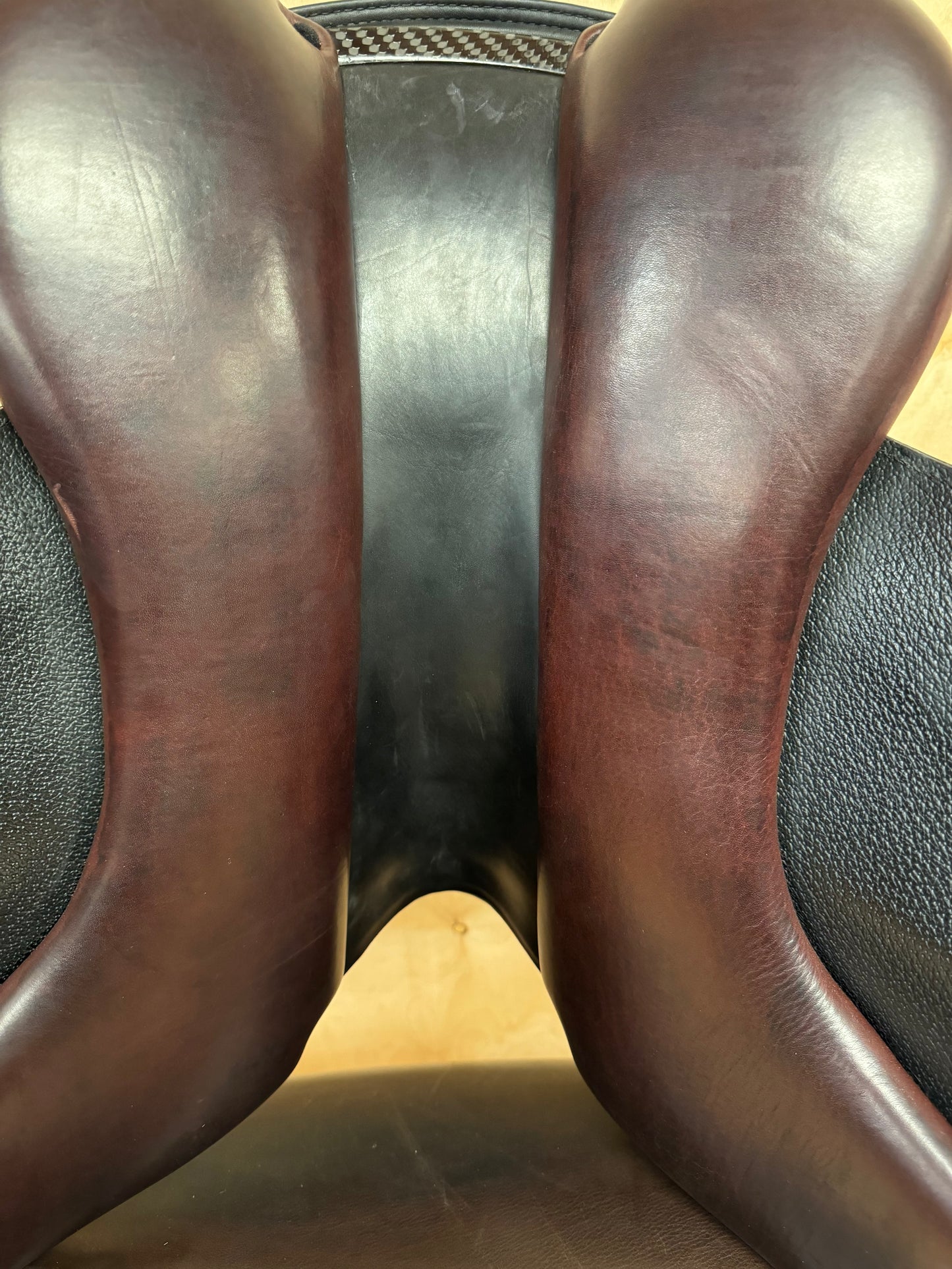 Equipe Kalifornia Dressage Saddle 17" W Black/Brown bicolor