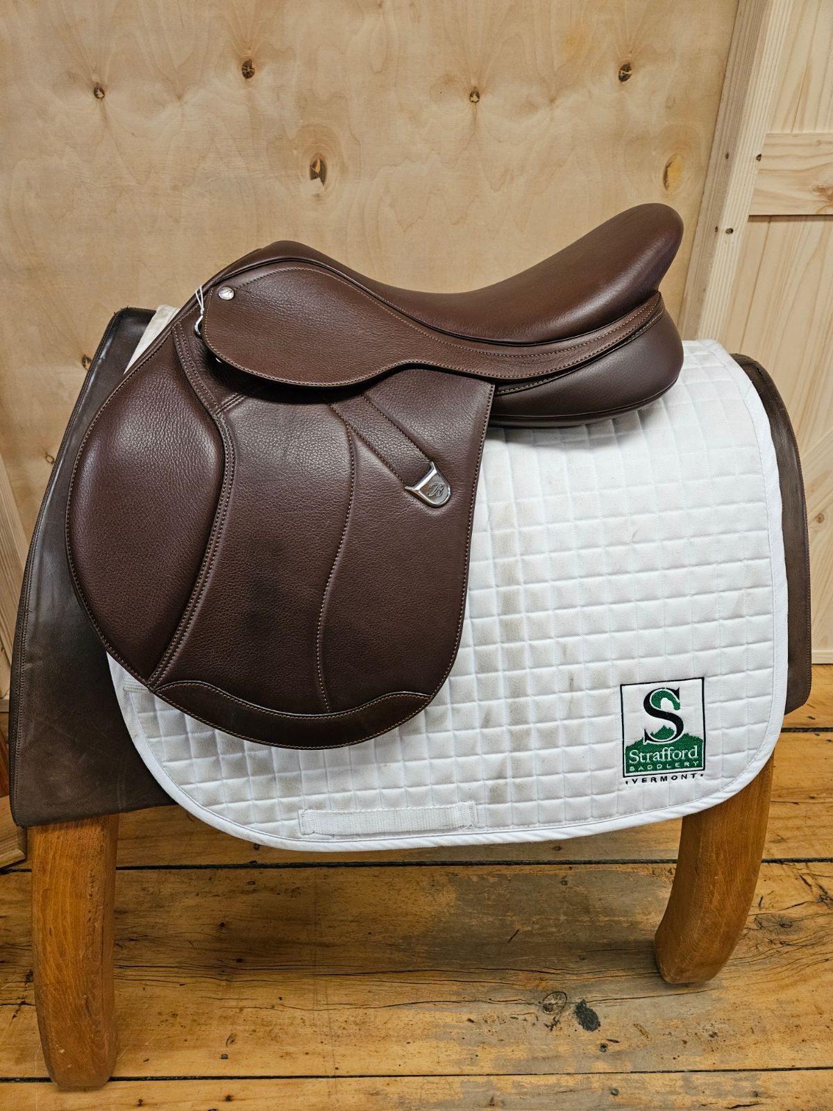 Bates Caprilli Close Contact+ RearFB Saddle-Havana Brown-17"