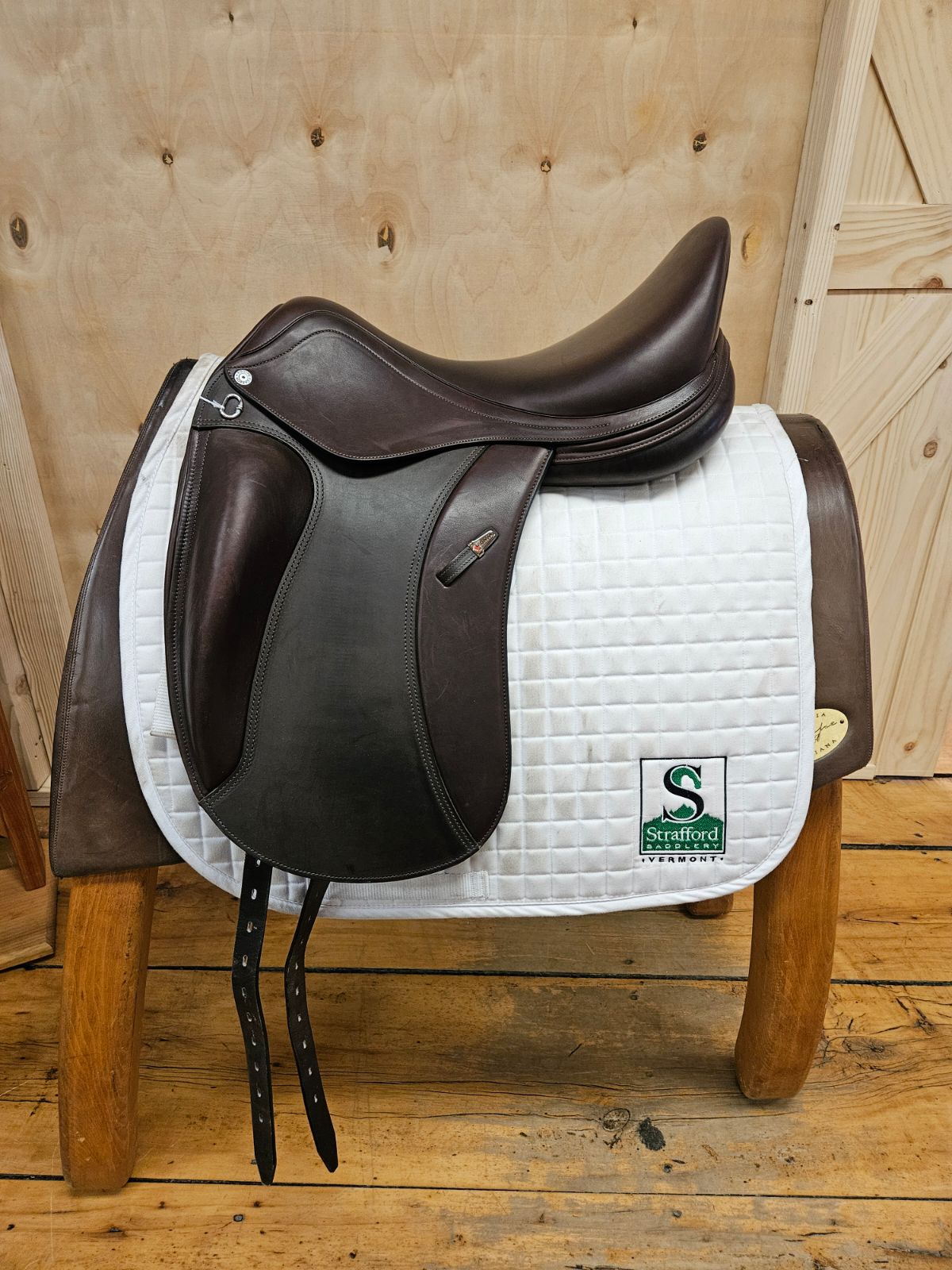 Equipe Glamour Dressage Saddle-1.5w Mp-17.5"-Brown