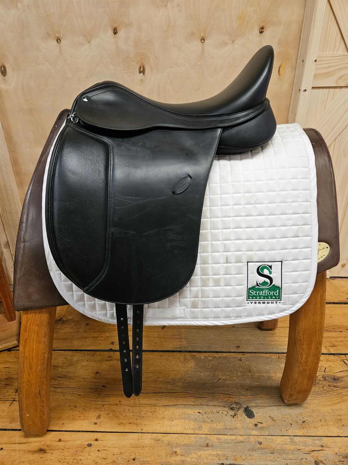 Arena Dressage Saddle-Black-18"
