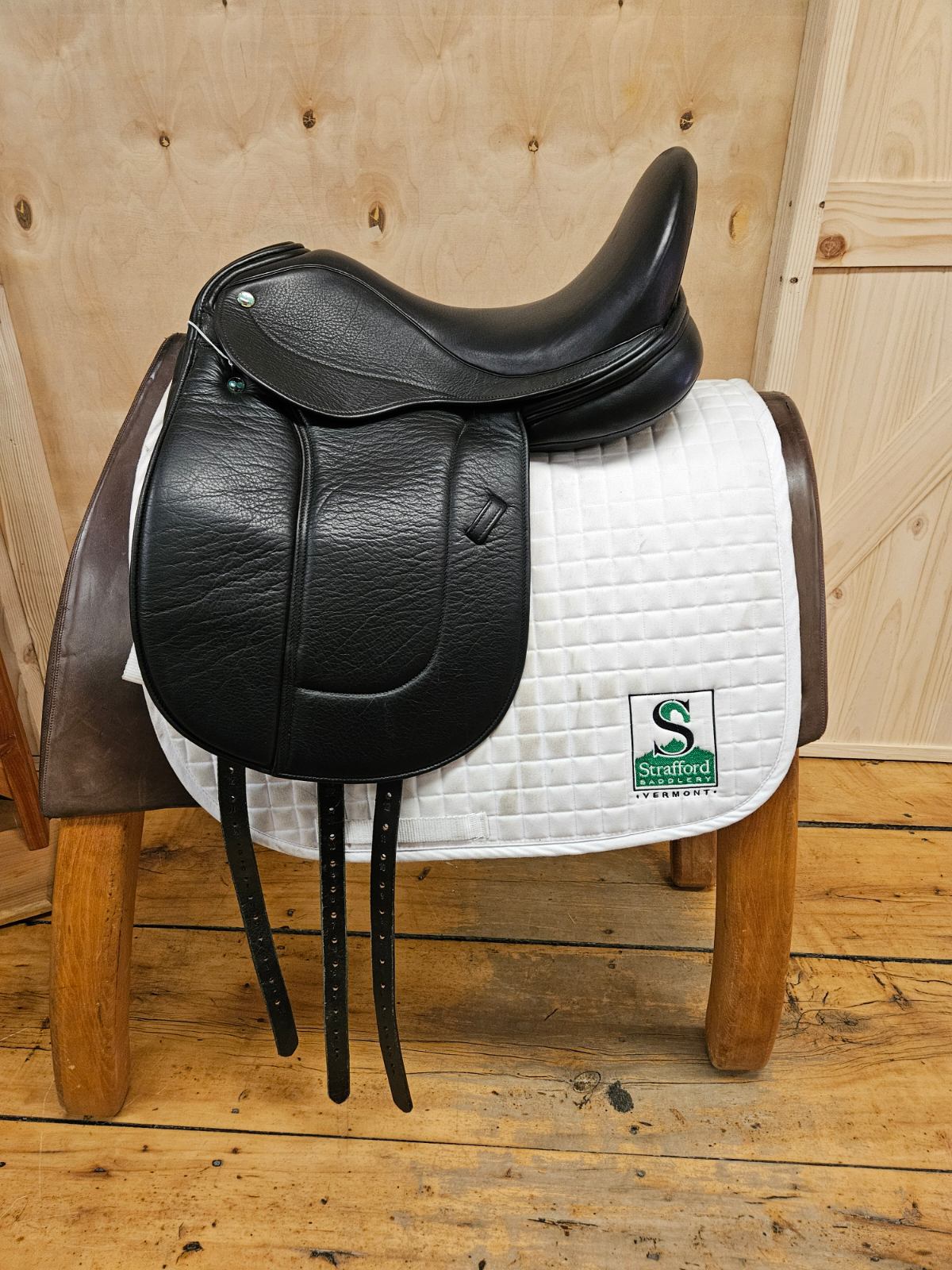 Täkt TSD-37 Dressage Saddle 18" MFW+