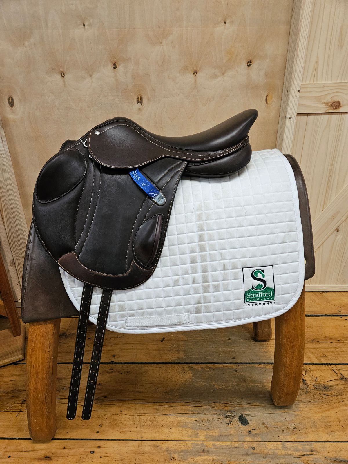 Bates Advanta Monoflap Jump Saddle-Classic Brown-17"