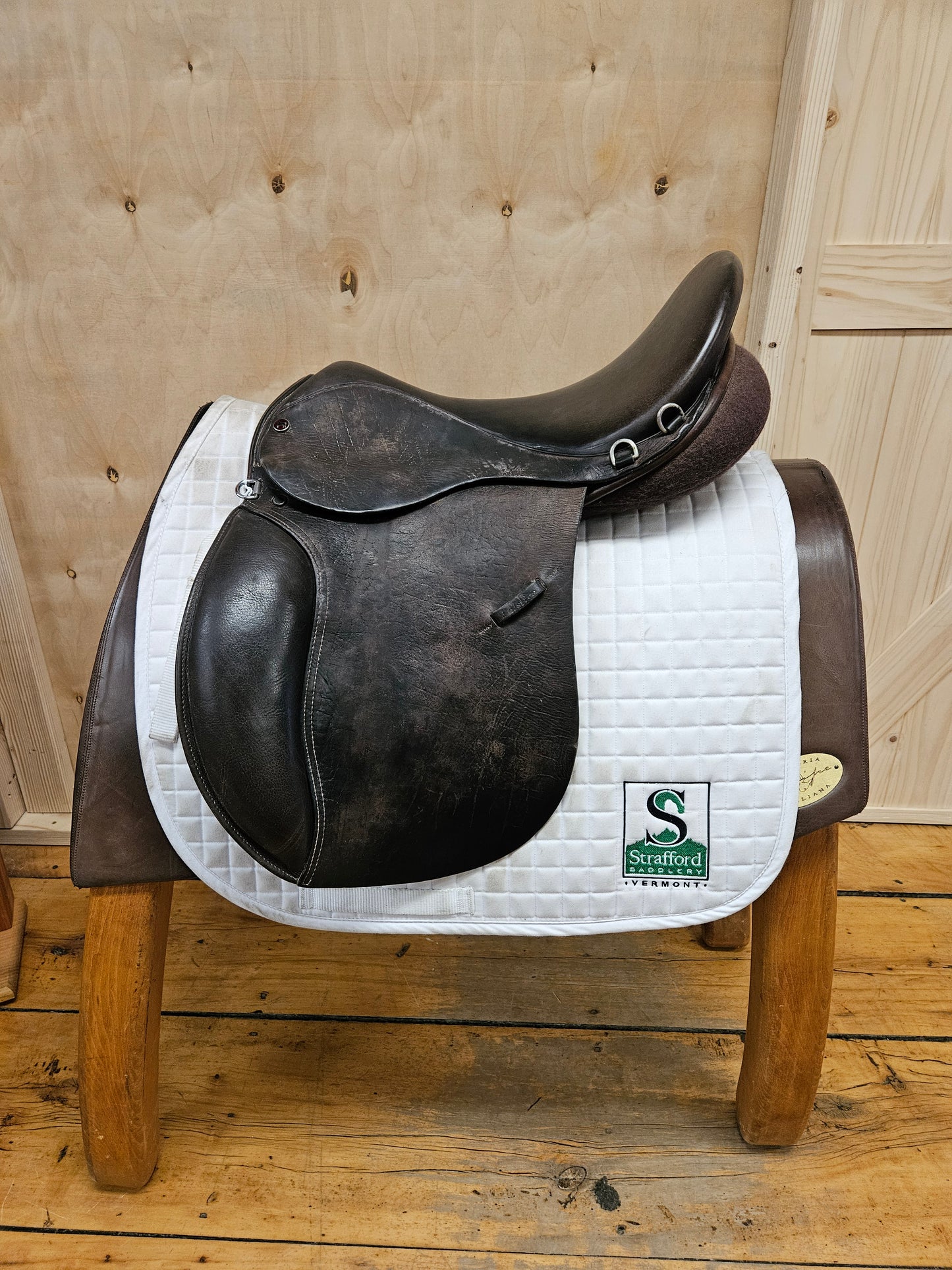 Lovatt and Ricketts Solstice Endurance Saddle-18"-Wide-Brown