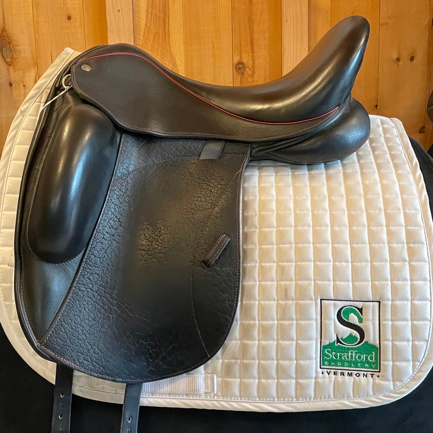Custom Saddlery Icon Eclipse Dressage Saddle-Wide-17.5"-Black