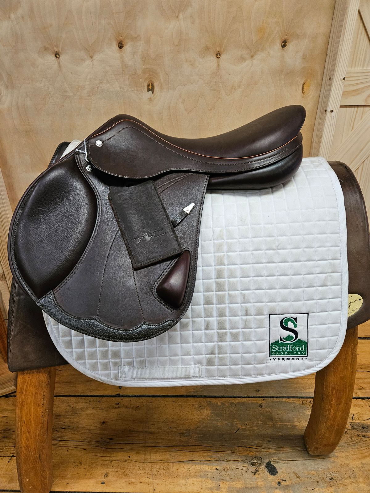 Equipe Expression Special Jump Saddle-17.5"-+1w +1p-Brown